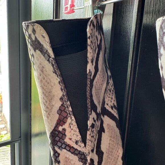 Jessica Simpson White Snakeskin Ruched Thigh High Boots Size 6 - Picture 8 of 11